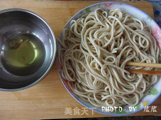 【炸酱面,花样做】 葱油豆丝炸酱面 (详细版)的做法步骤:17