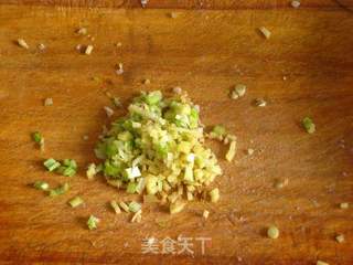 三鲜烫面蒸包的做法步骤:5