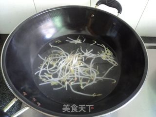 【炸酱面,花样做】---欣和豆酱,无敌好样【青豆炸酱面】的做法步骤:12