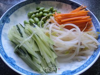 【炸酱面,花样做】---欣和豆酱,无敌好样【青豆炸酱面】的做法步骤:13
