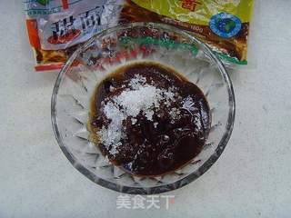 【炸酱面,花样做】:番茄炸酱面的做法步骤:5