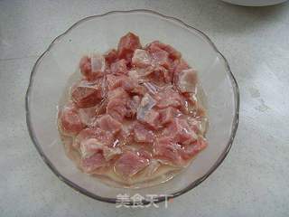 【炸酱面,花样做】:香辣牛肉炸酱面的做法步骤:2