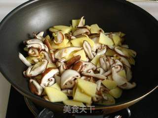 香菇海鲜疙瘩汤的做法步骤:5