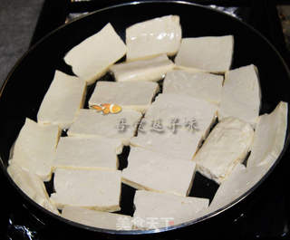 咸肉泡菜炒豆腐的做法步骤：9