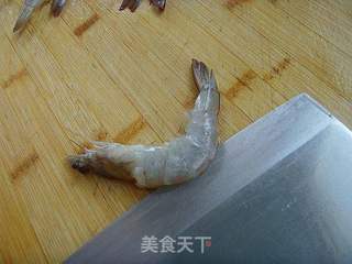 奶酪焗虾的做法步骤:2