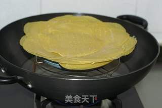 土豆胡萝卜荷叶卷的做法步骤:7