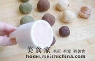 一样的月光,不一样的月饼——白豆沙冰皮月饼的做法步骤:12