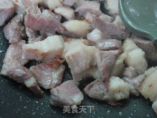肉荤:酱豆干红烧肉的做法步骤:5