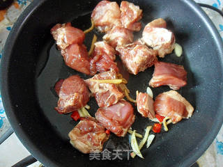 【炸酱面,花样做】 酱香排骨炸酱面的做法步骤:8