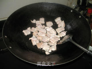 洋葱炒五花肉的做法步骤:2