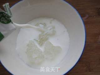 美白润肤糖水—红枣木瓜炖鲜奶的做法步骤:4