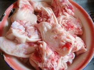 脱骨猪蹄的做法步骤：1