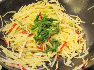 土豆丝炒豆腐干的做法步骤:10