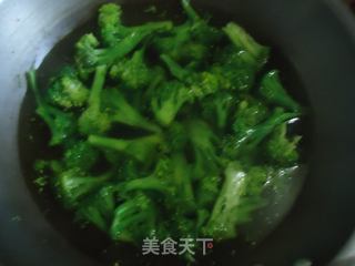 麻汁西蓝花的做法步骤：3