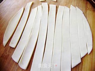 【炸酱面 花样做】五彩猫耳炸酱面的做法步骤:2