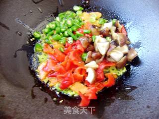 【炸酱面 花样做】五彩猫耳炸酱面的做法步骤:10