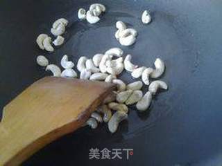 腰果炒芹菜的做法步骤：3