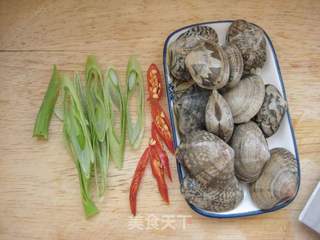 简单又鲜美的韩式料理:豆酱蛤蜊汤的做法步骤:2