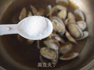 简单又鲜美的韩式料理:豆酱蛤蜊汤的做法步骤:5