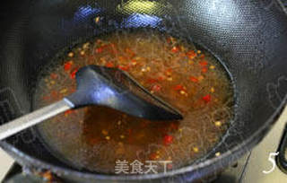 湘鄂结合的新派蒸菜 剁椒粉蒸鲶鱼的做法步骤:5