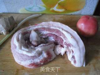 茄汁红烧肉的做法步骤：1