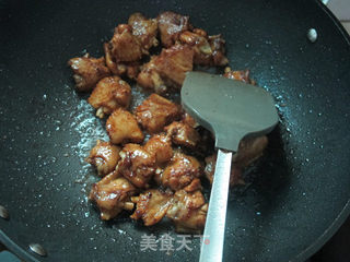 肉荤:板栗烧鸡翅的做法步骤:8