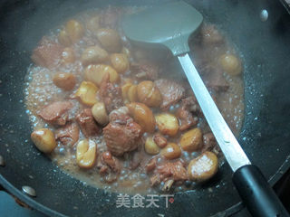 肉荤:板栗烧鸡翅的做法步骤:12
