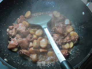 肉荤:板栗烧鸡翅的做法步骤:13