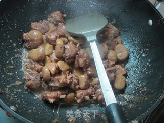 肉荤:板栗烧鸡翅的做法步骤:14