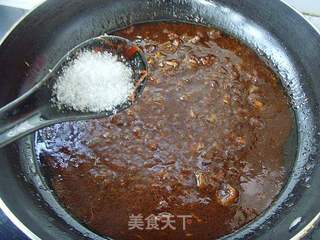 【炸酱面,花样做】:海鲜炸酱面的做法步骤:8
