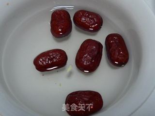 【香菇黄豆煲猪手】益气补脾健骨骼的做法步骤：4