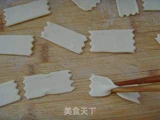 让宝宝爱上吃饭:彩蝶翩翩---蝴蝶面的做法步骤:12