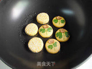 爱不释手—迷你豆沙南瓜饼的做法步骤:14