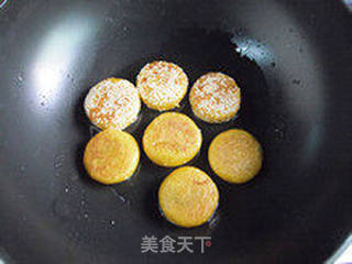 爱不释手—迷你豆沙南瓜饼的做法步骤:15