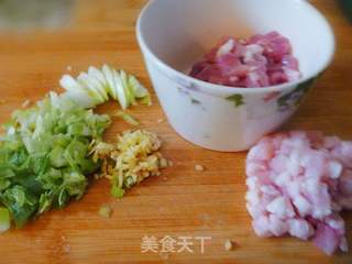 【炸酱面，花样做】果仁肉丁炸酱面的做法步骤：4