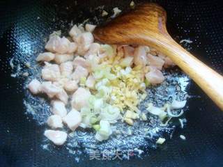 鸡肉青椒炸酱面--手擀紫薯面的做法步骤：4