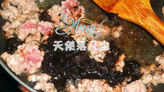 【炸酱面,花样做】——笑脸南瓜炸酱面的做法步骤:7