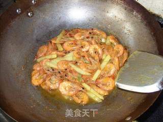 土豆香芹烧对虾的做法步骤:10