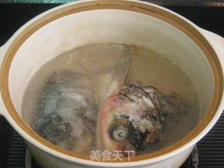 鲢鱼头滚豆腐的做法步骤:3