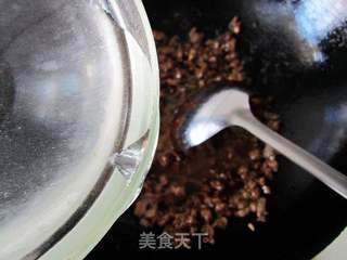 香菇牛肉炸酱面的做法步骤:7