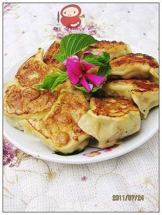 菠菜豆腐煎饺的做法步骤：10