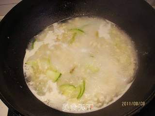 黄瓜鲜虾疙瘩汤的做法步骤:7
