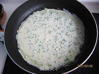 韭苔鸡蛋薄煎饼的做法步骤:4