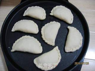 韭苔肉盒子的做法步骤:7