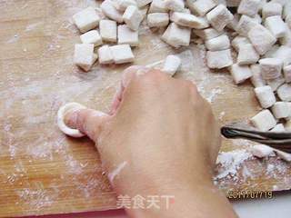 绿豆汤猫耳朵的做法步骤:4