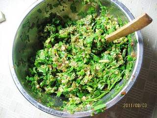 小芹菜鲜肉烧麦的做法步骤：4