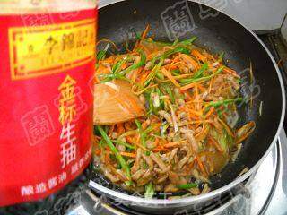青椒酱肉丝鸡蛋面的做法步骤:7