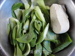 青菜豆腐汤的做法步骤：1