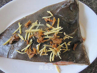 冬菜蒸左口鱼的做法步骤:2