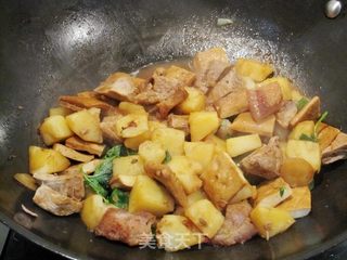 豆腐干烧肉的做法步骤:7